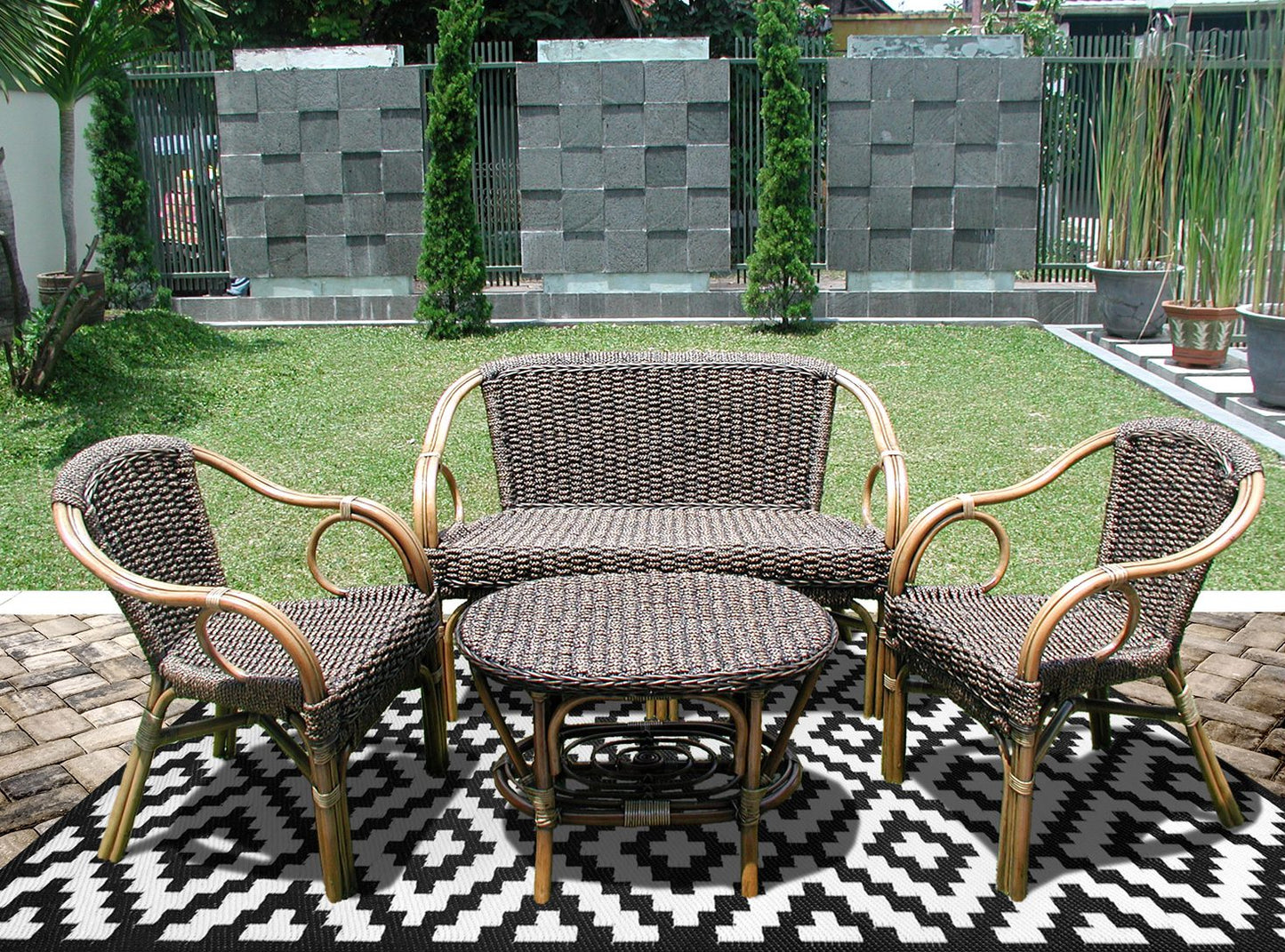Nirvana Black White Outdoor Rug