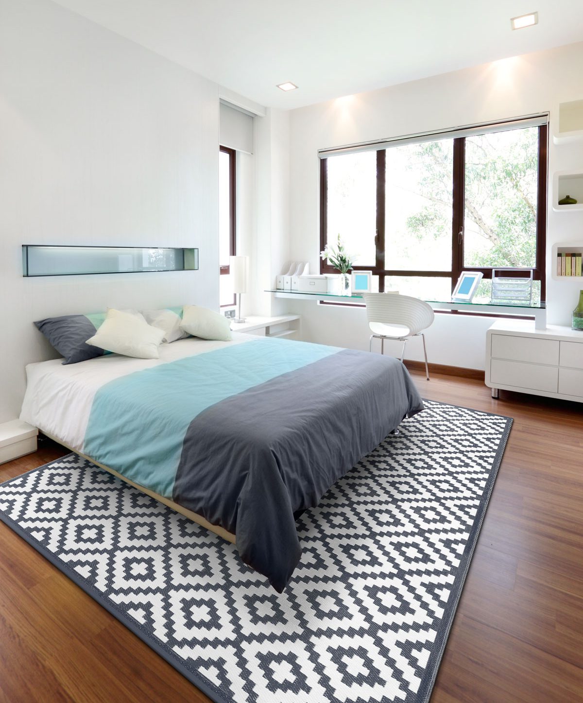 Nirvana Charcoal Grey White Outdoor Rug