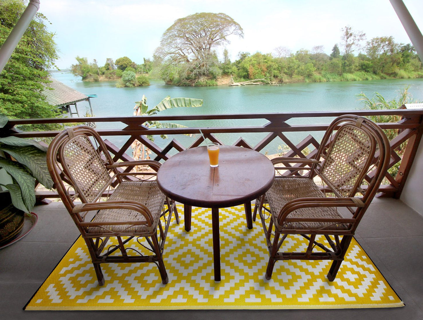 Nirvana Yellow  White Outdoor Rug